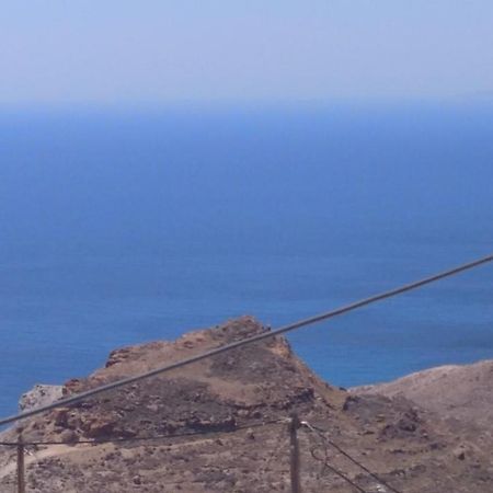 Traditional Renovated House In The Centre Of Anafi Luaran gambar