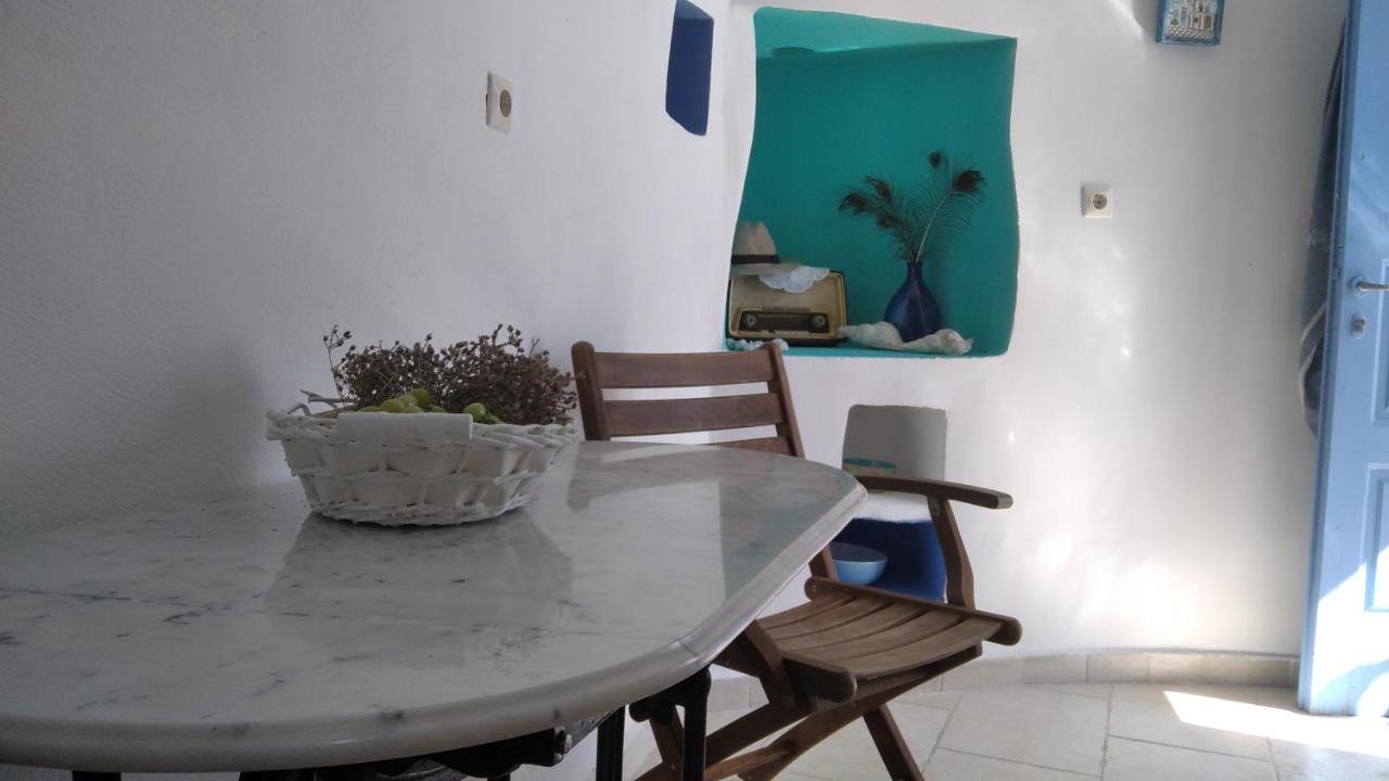 Traditional Renovated House In The Centre Of Anafi Luaran gambar