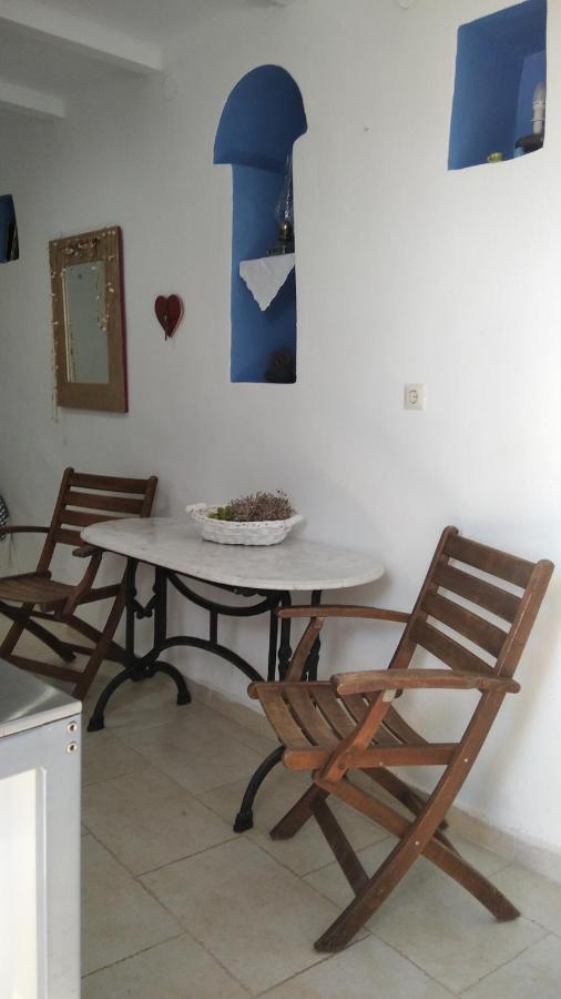 Traditional Renovated House In The Centre Of Anafi Luaran gambar