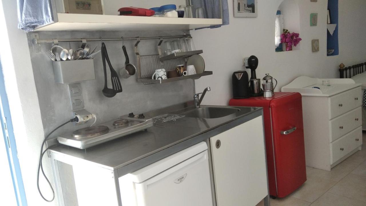 Traditional Renovated House In The Centre Of Anafi Luaran gambar