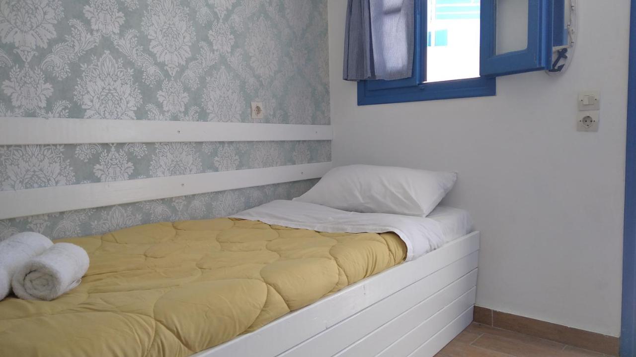 Traditional Renovated House In The Centre Of Anafi Luaran gambar